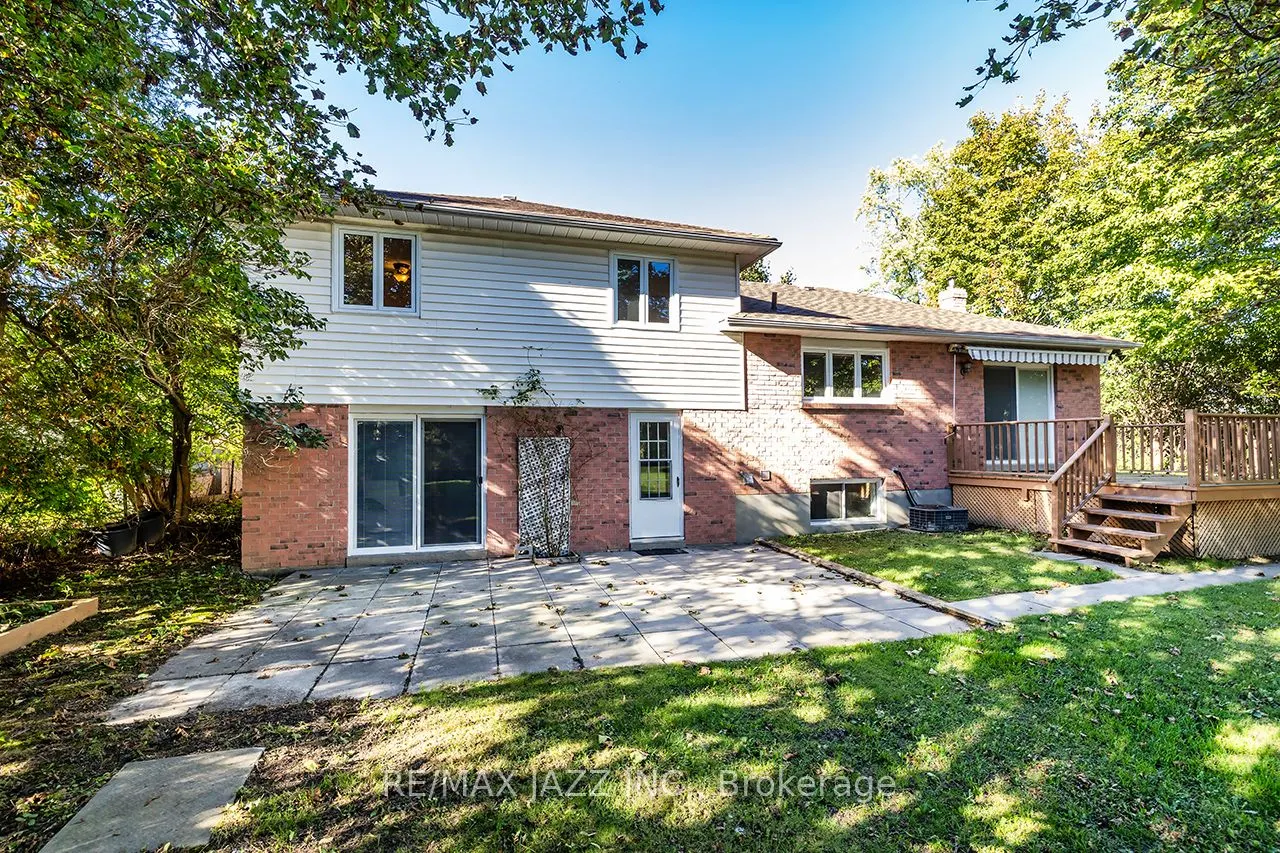 585 Myrtle Road W