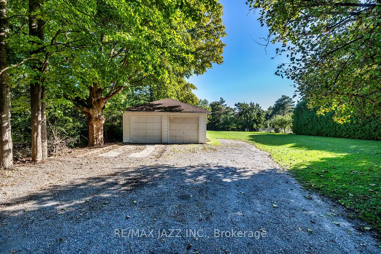 585 Myrtle Road W