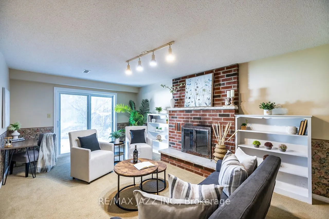 585 Myrtle Road W