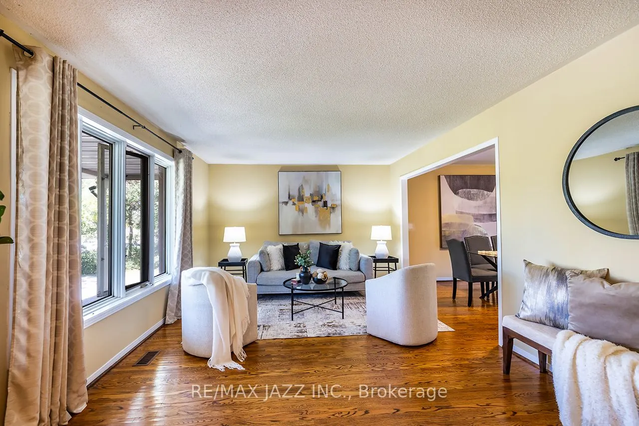 585 Myrtle Road W