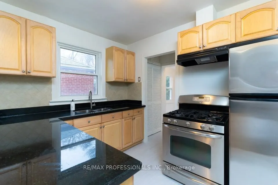 12 Rhydwen Avenue
