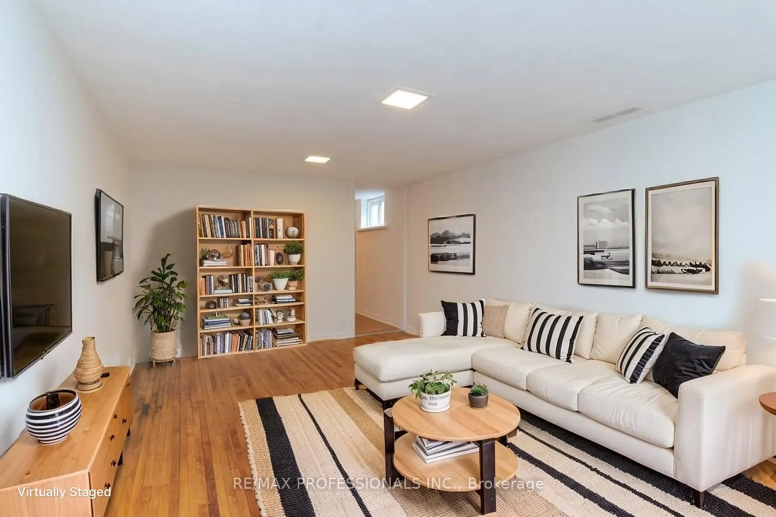 12 Rhydwen Avenue