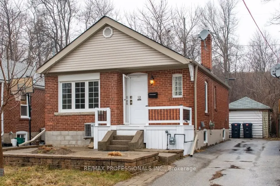 12 Rhydwen Avenue