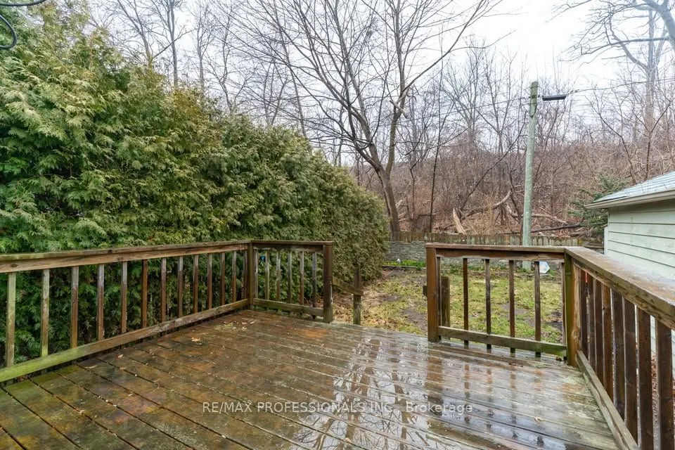 12 Rhydwen Avenue