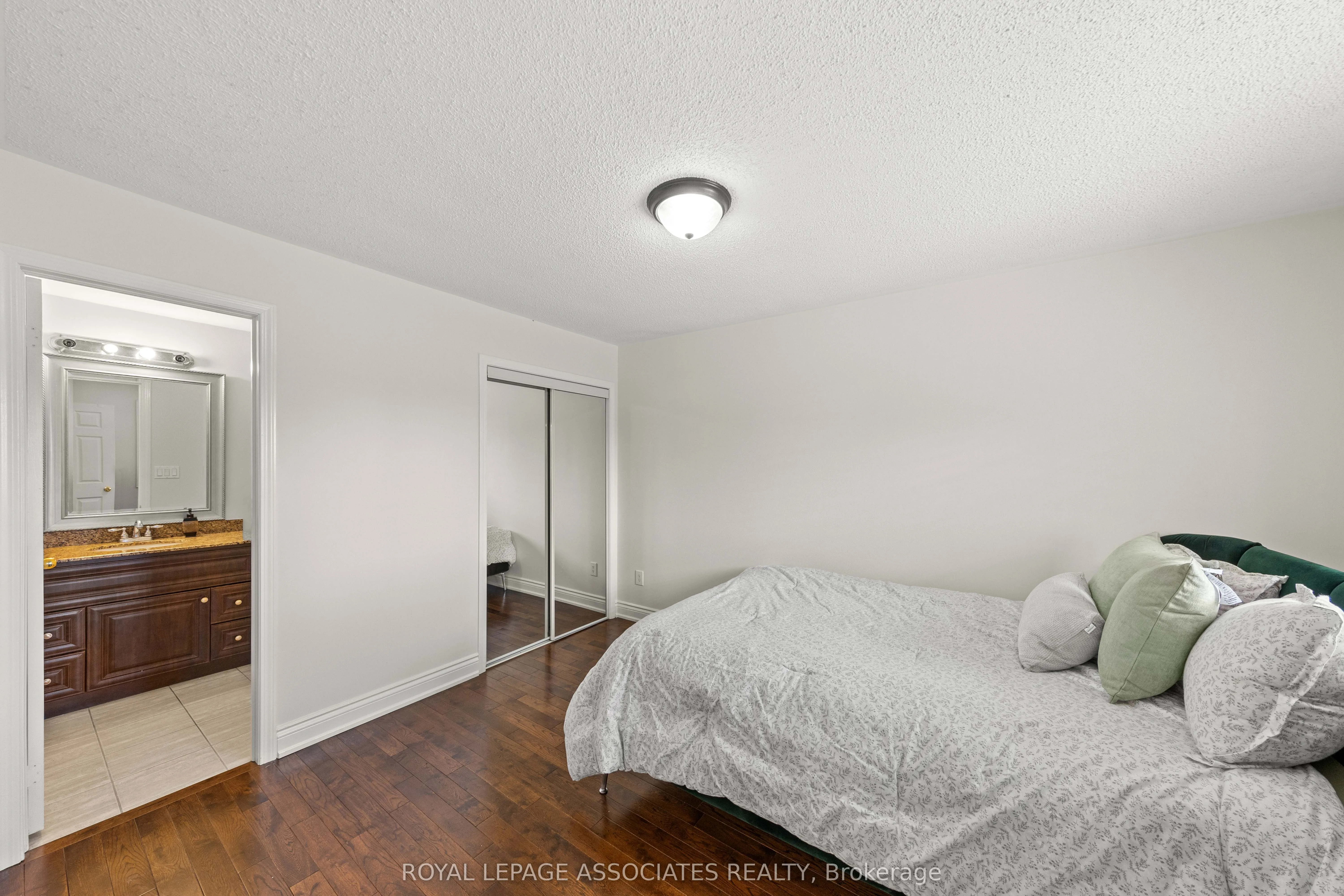 47 Whiteway Court