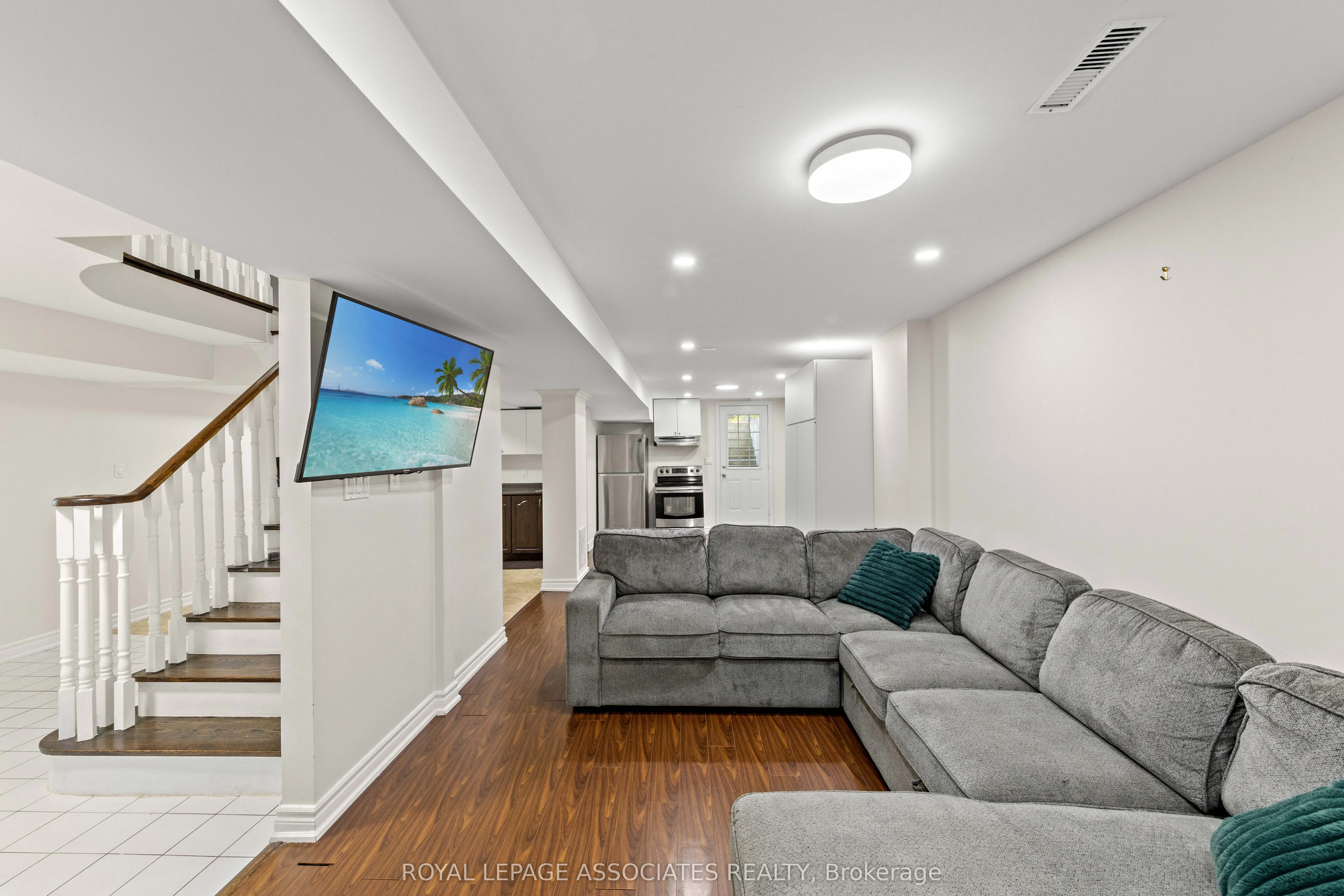 47 Whiteway Court