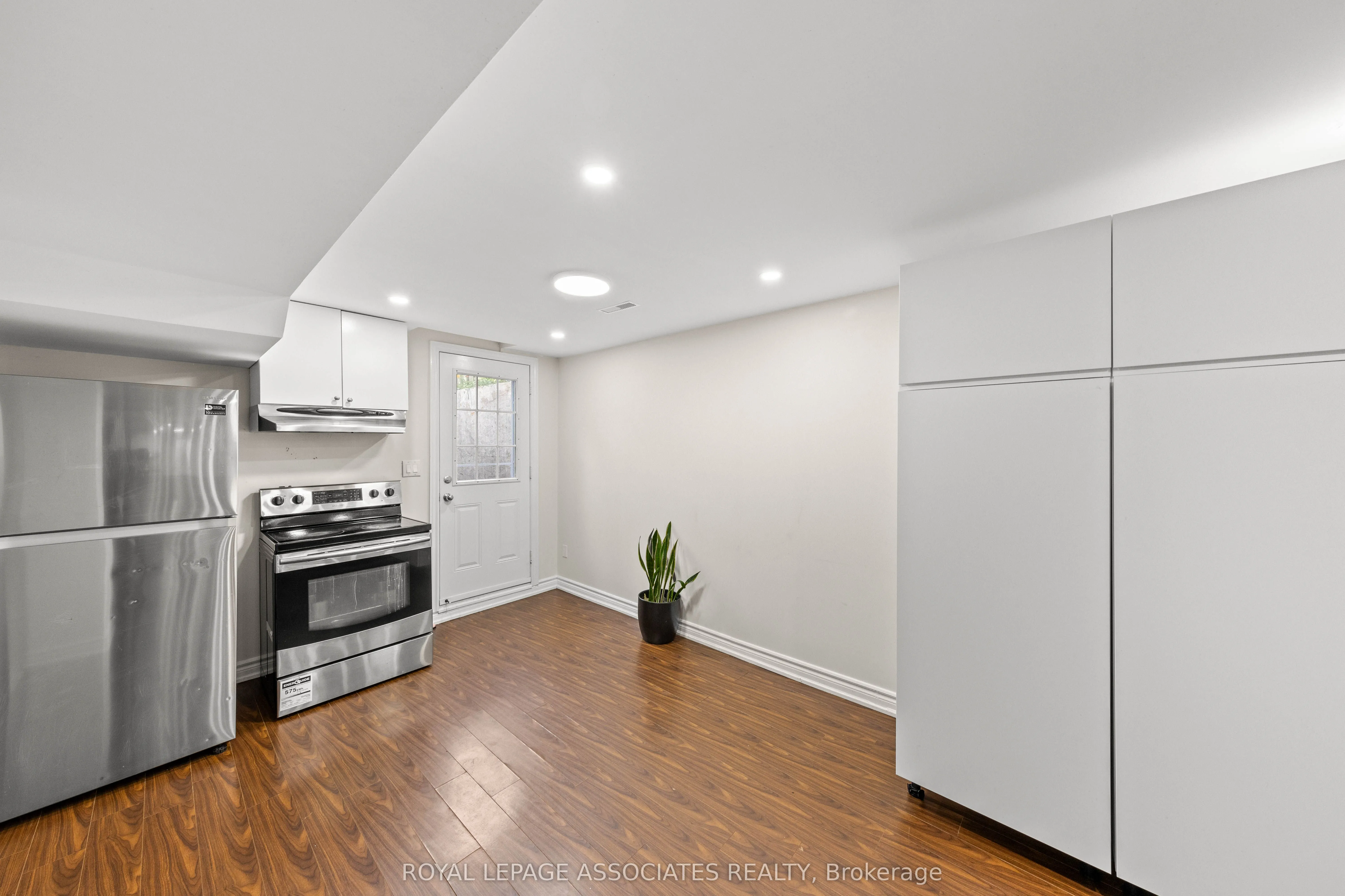 47 Whiteway Court