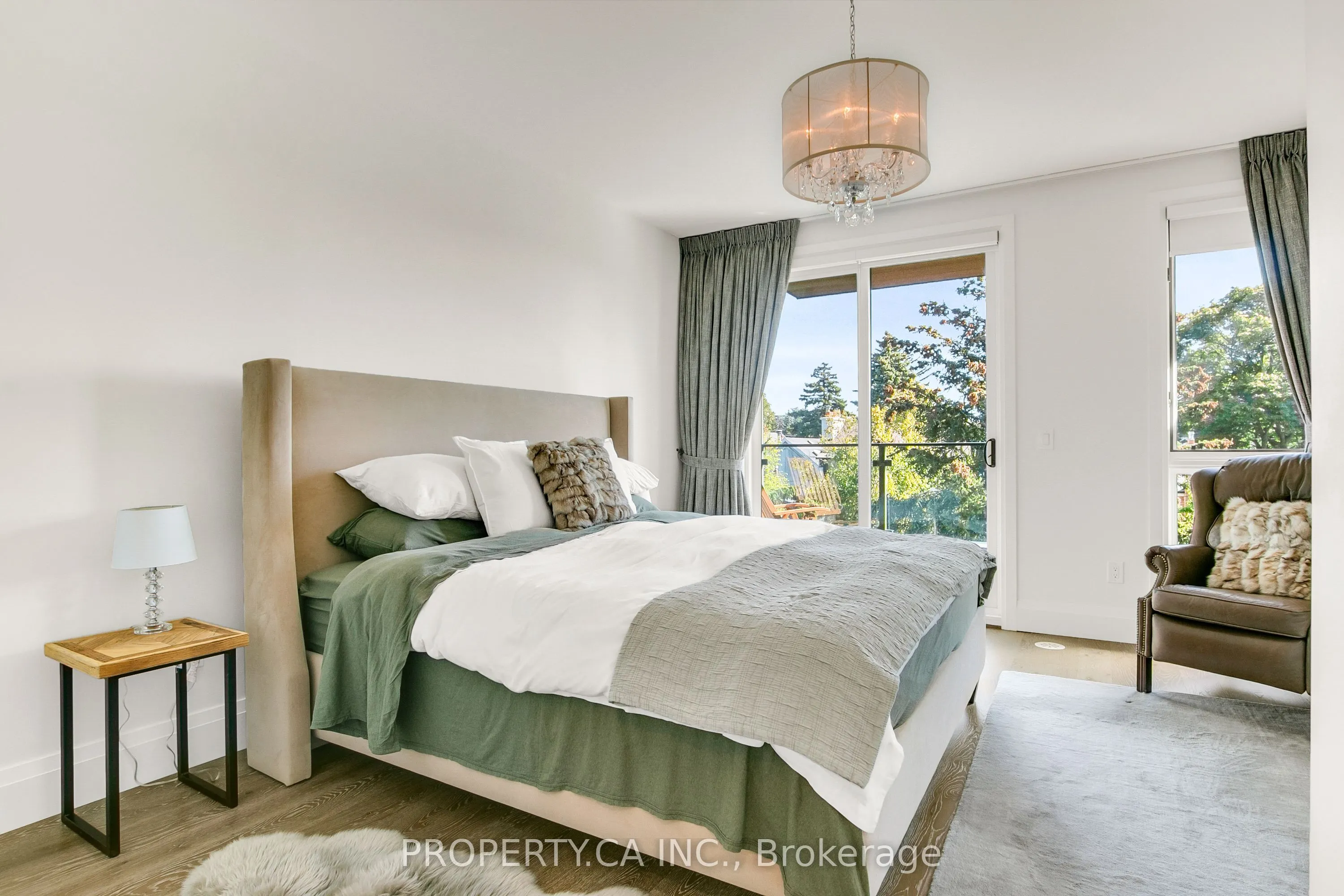 837 Broadview Avenue, #13