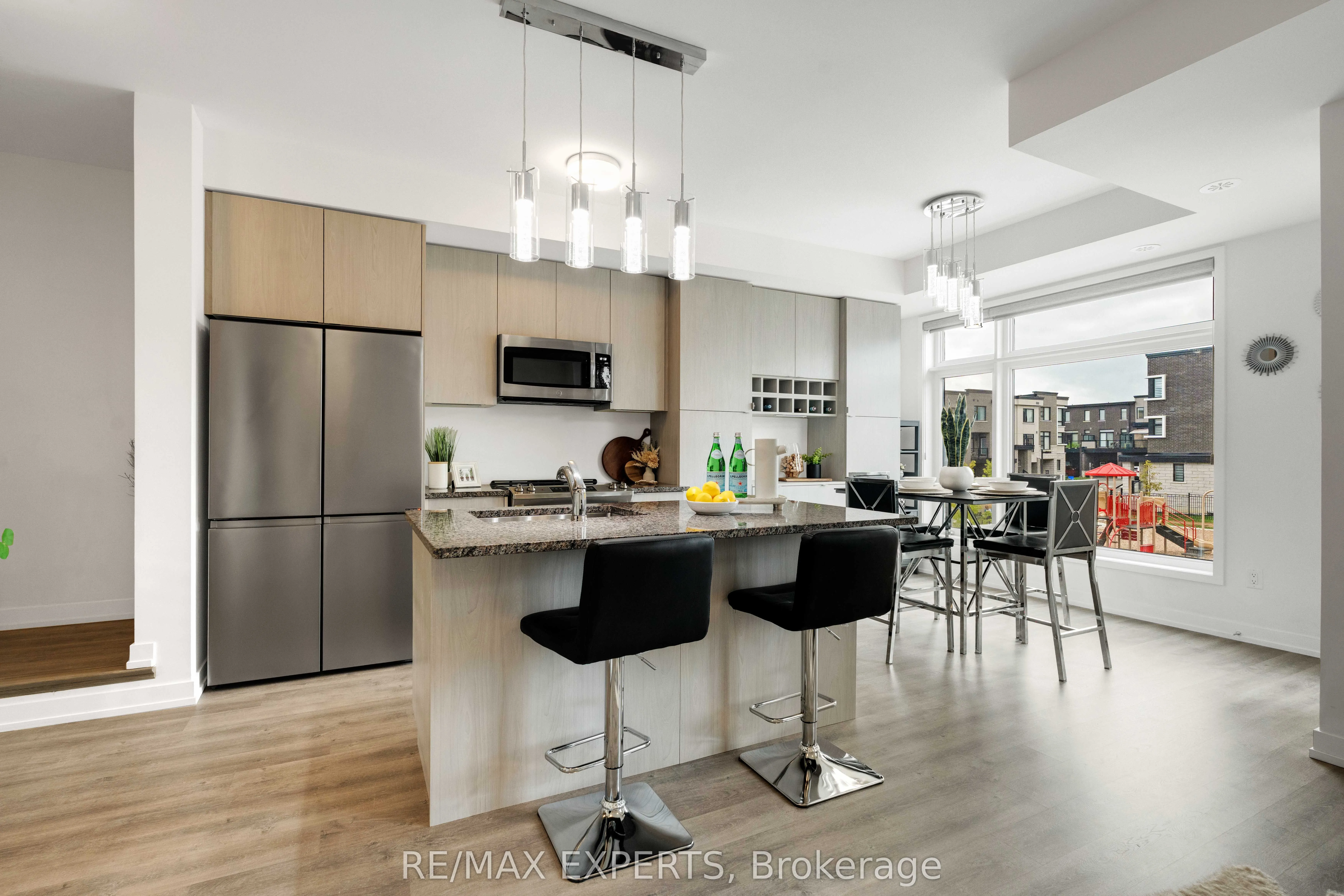 2550 Castlegate Crossing W, #309