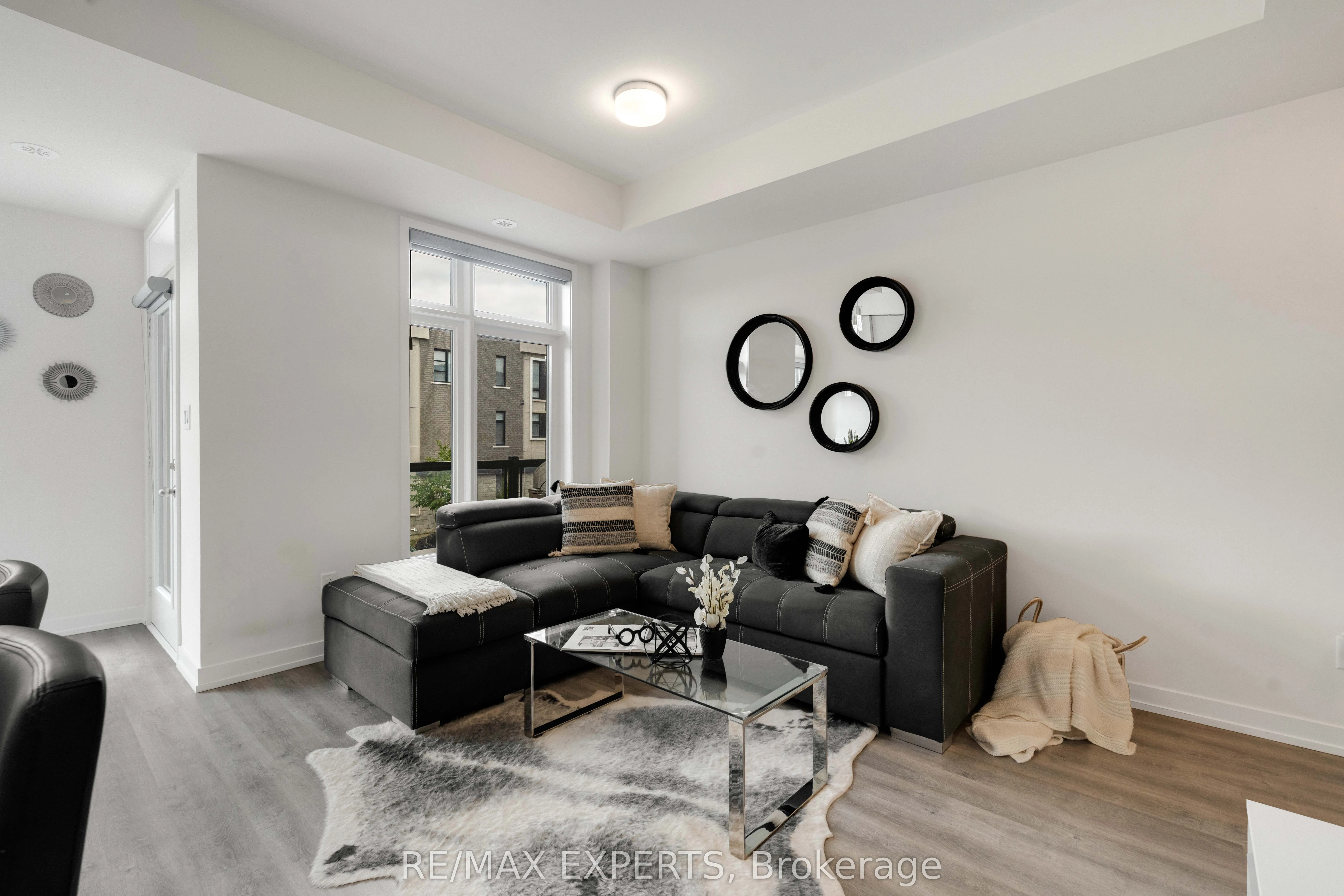 2550 Castlegate Crossing W, #309