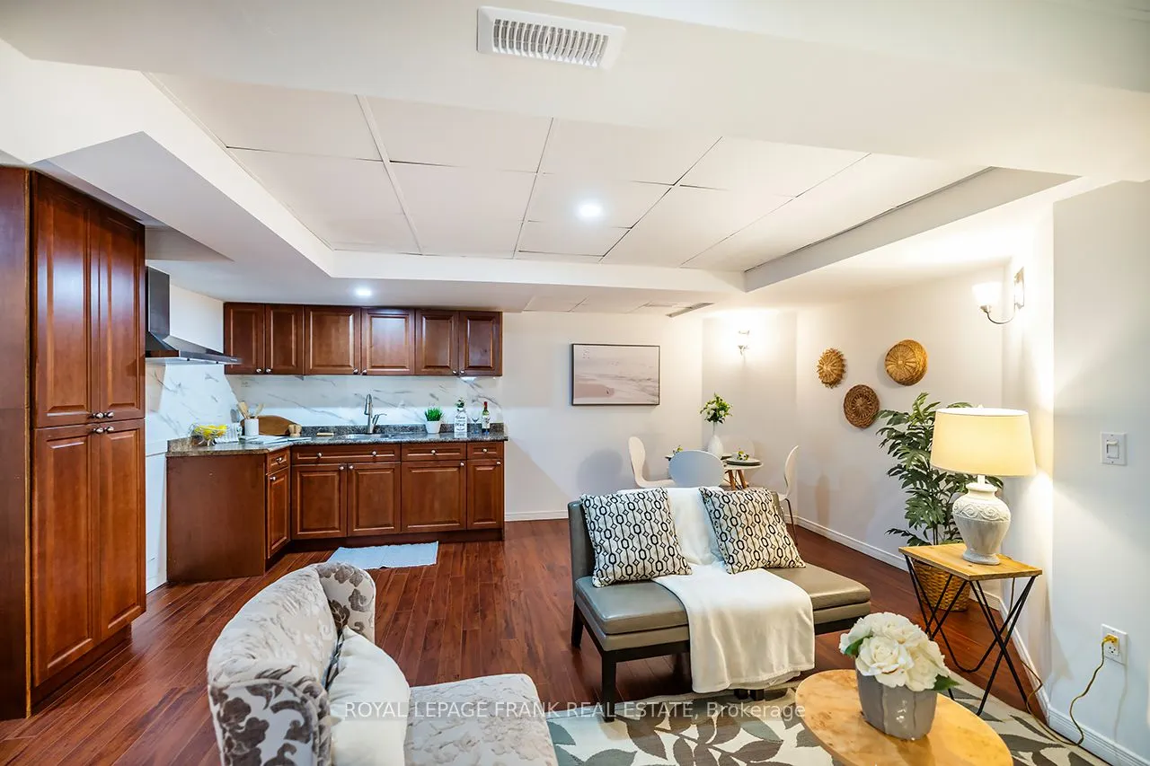 1533 Clearbrook Drive