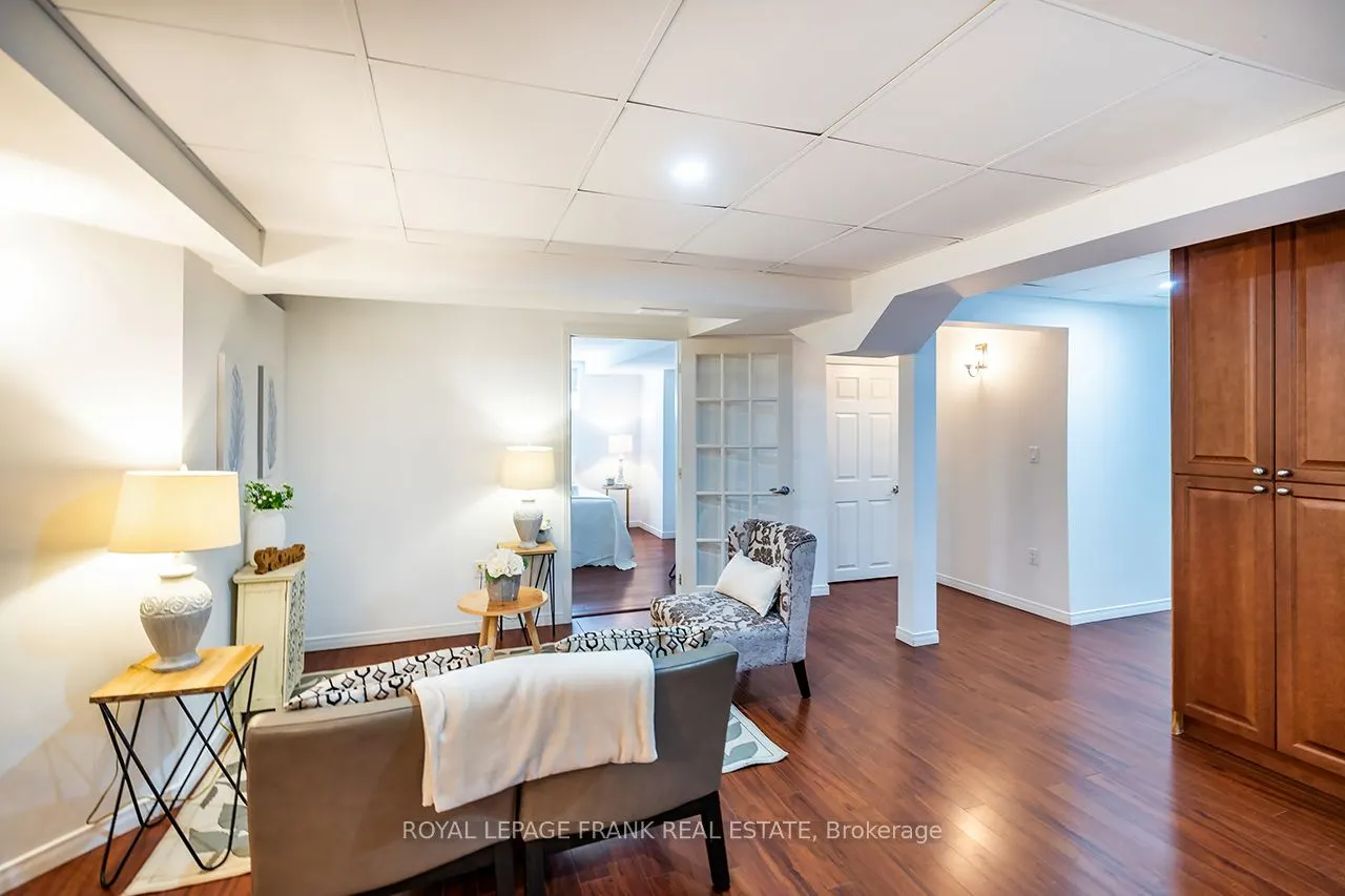 1533 Clearbrook Drive