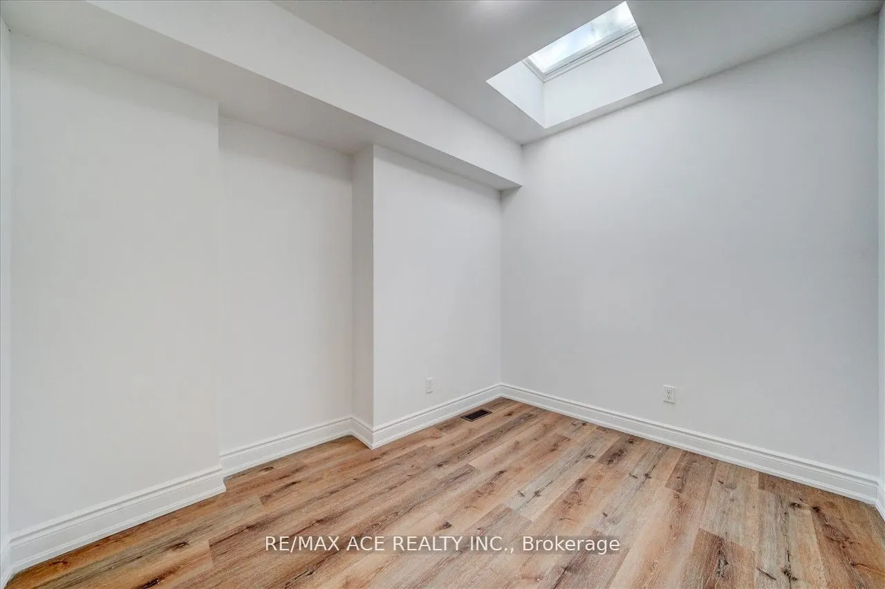 183 Munro Street, #Upper
