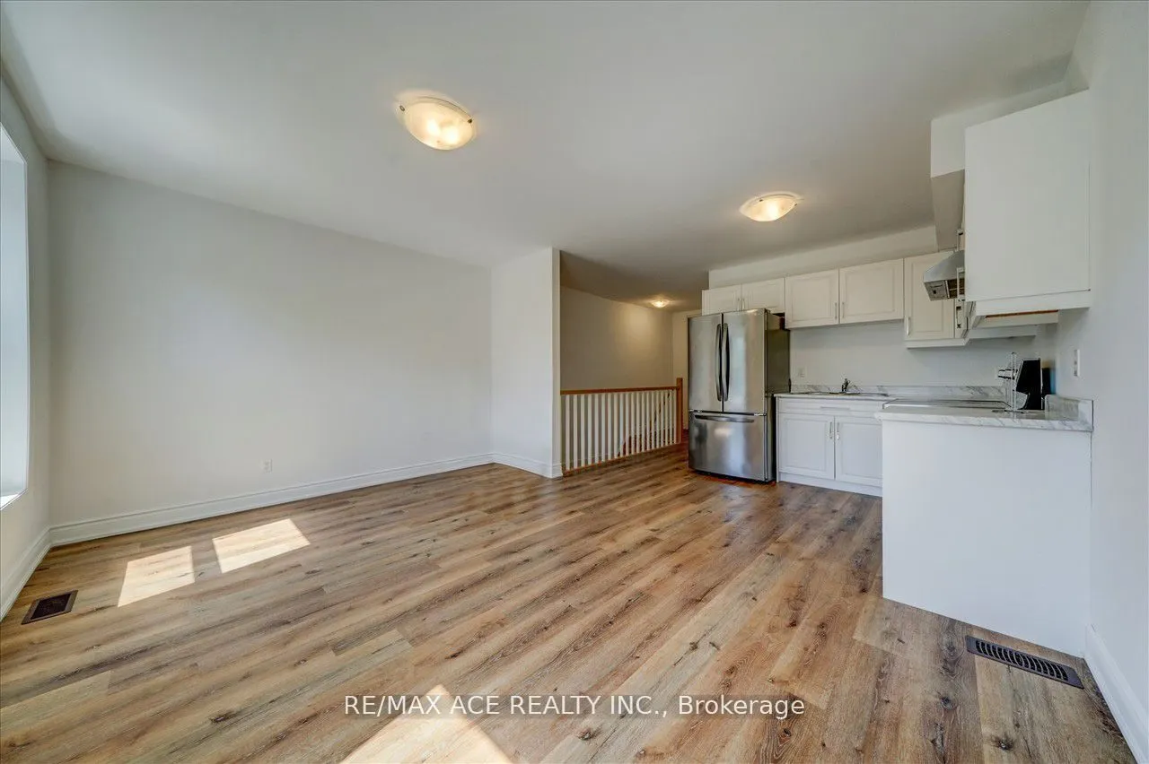183 Munro Street, #Upper