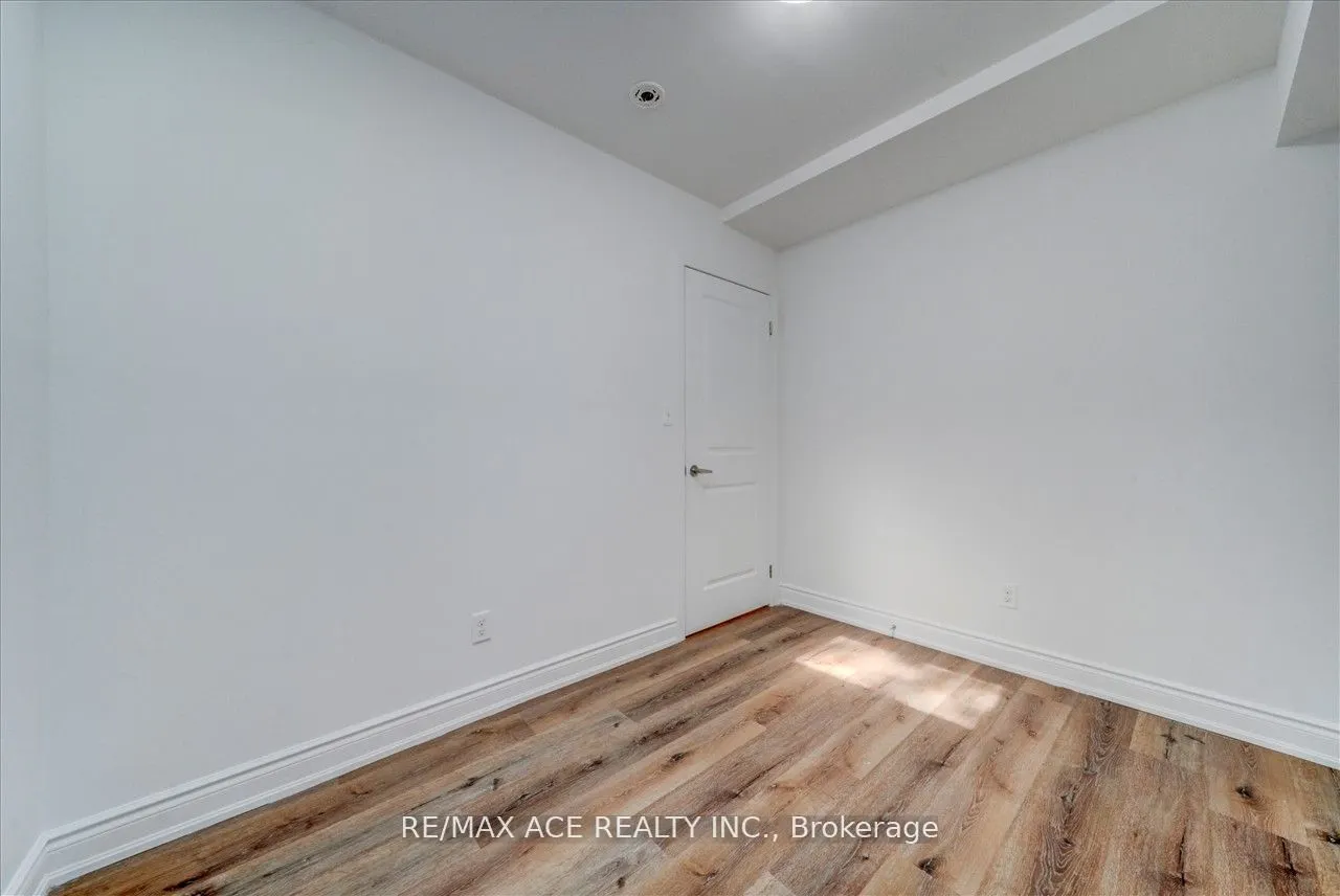183 Munro Street, #Upper