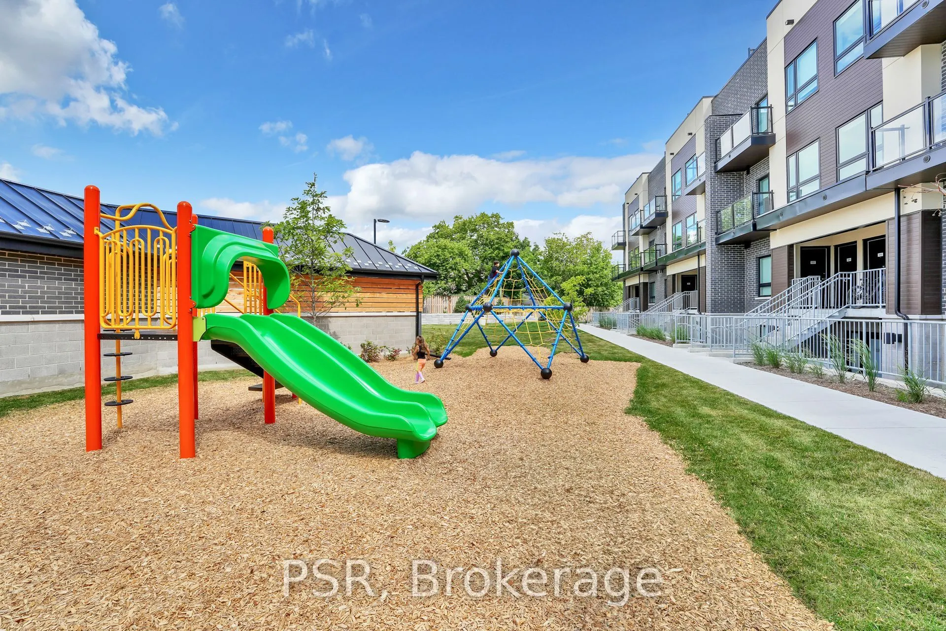 39 Danforth Road, #330