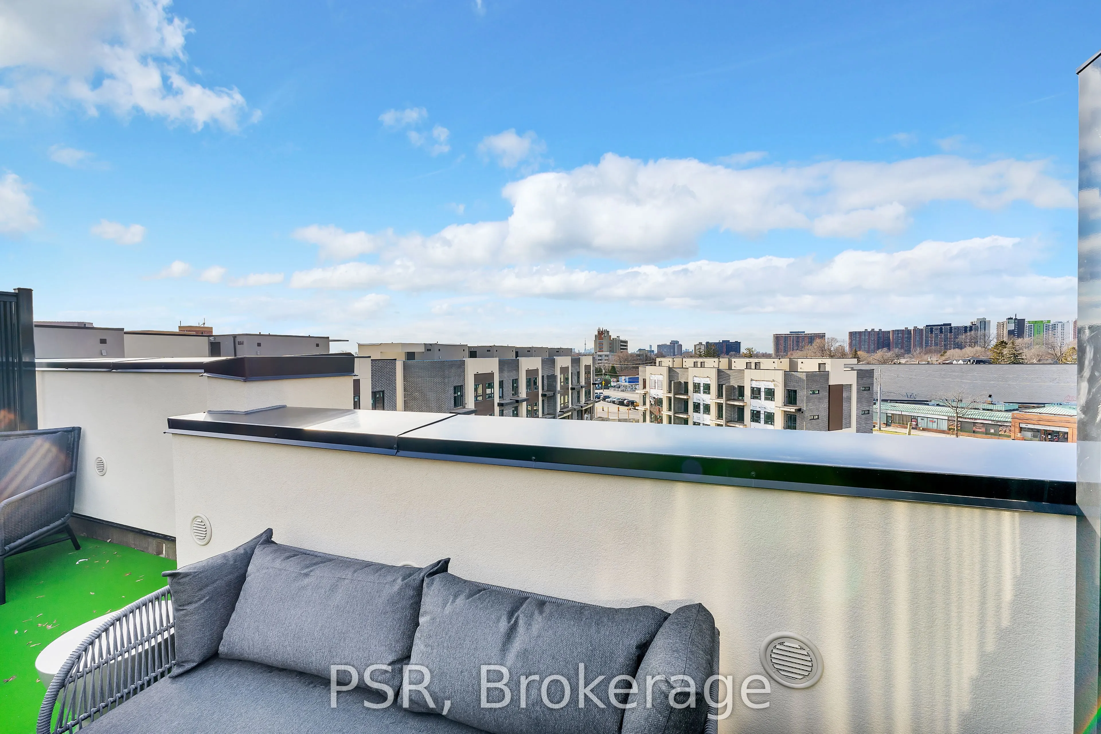 39 Danforth Road, #330