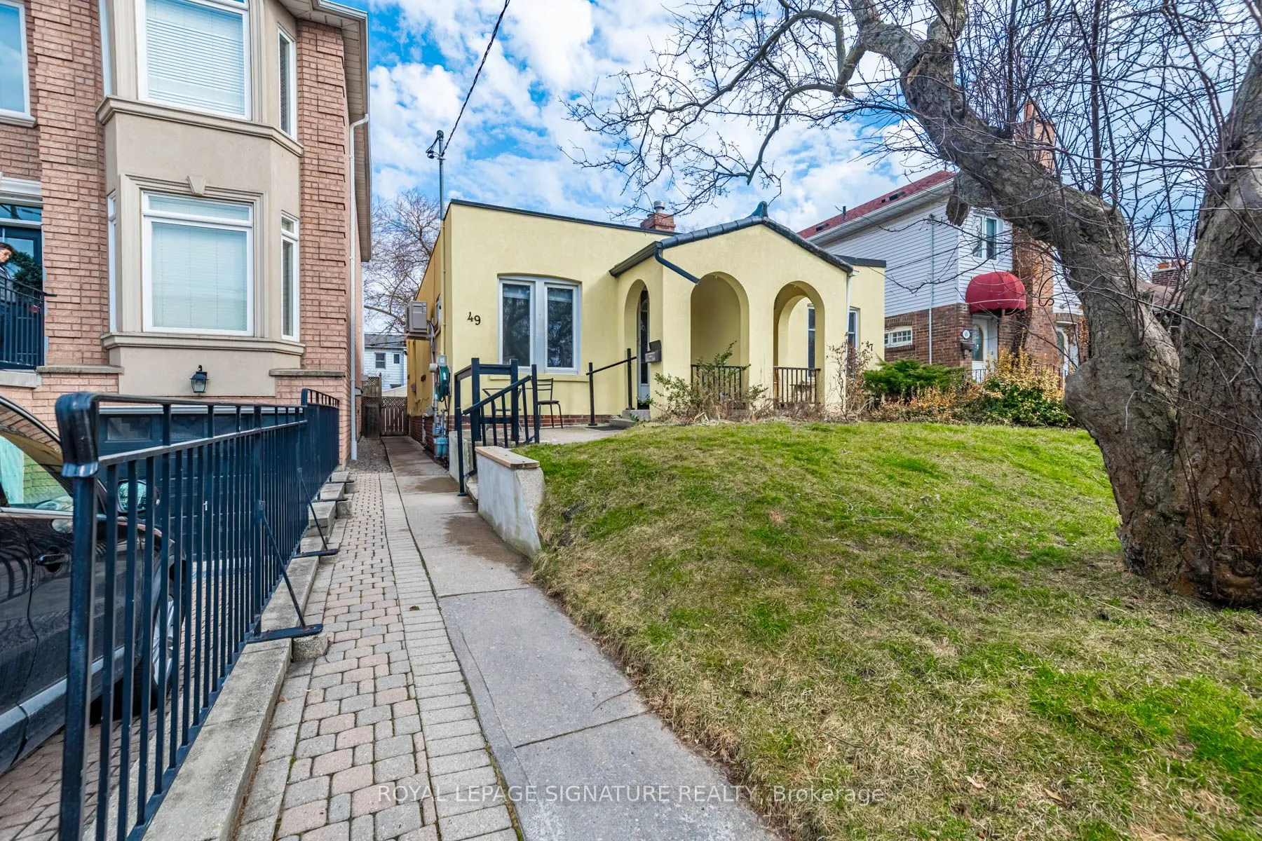 49 Stanhope Avenue, #Lower