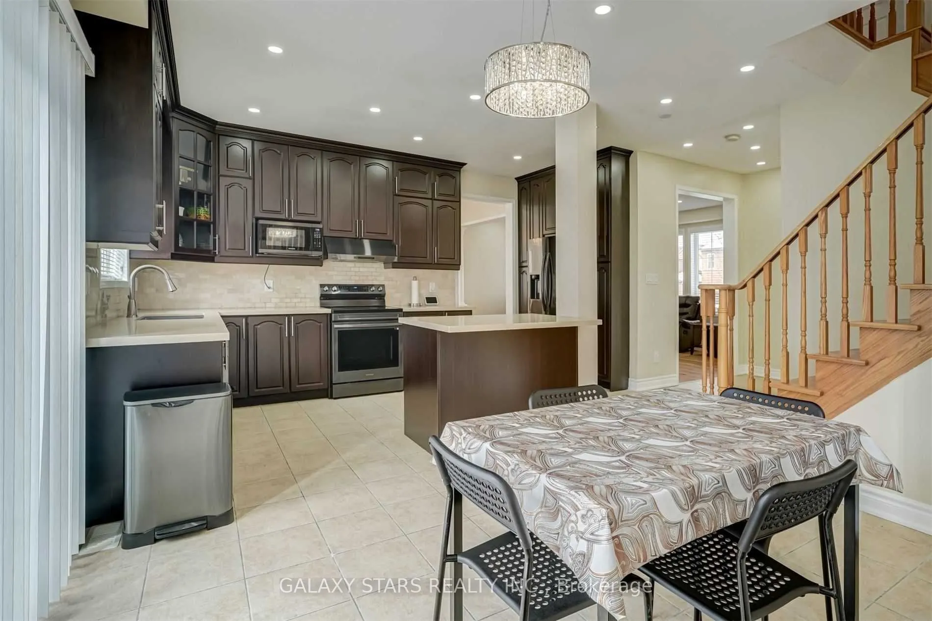71 Seward Crescent
