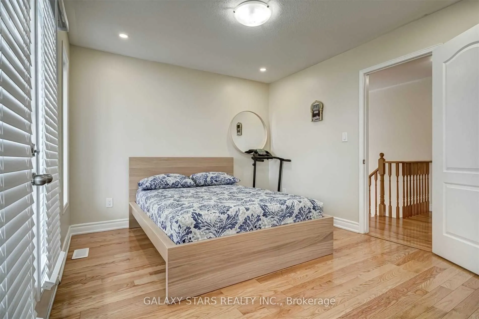 71 Seward Crescent