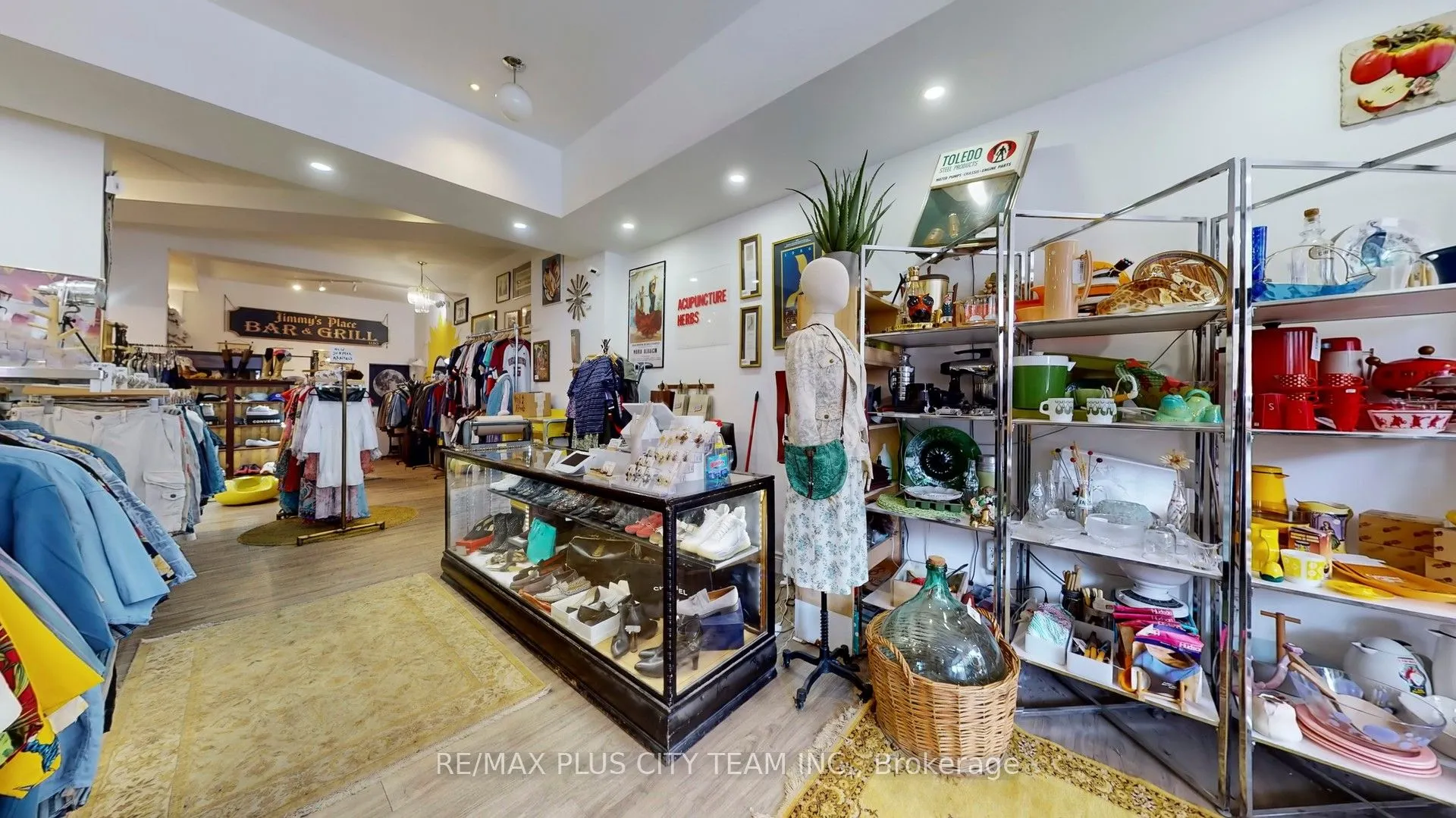 734 Queen Street E, #1