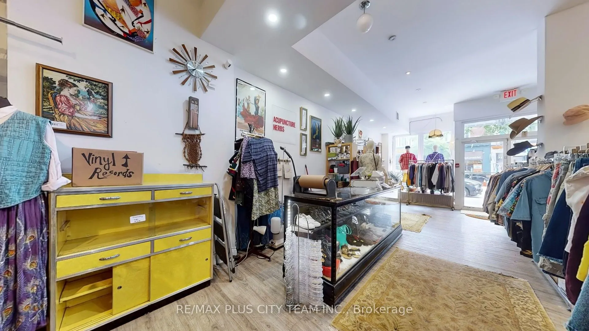 734 Queen Street E, #1