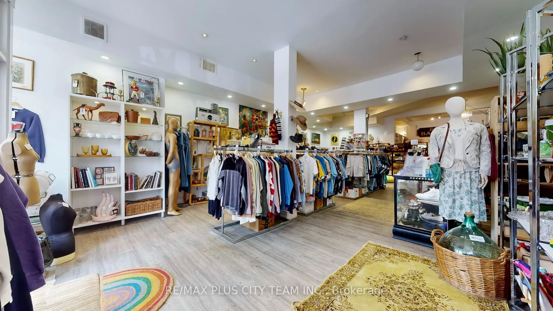734 Queen Street E, #1