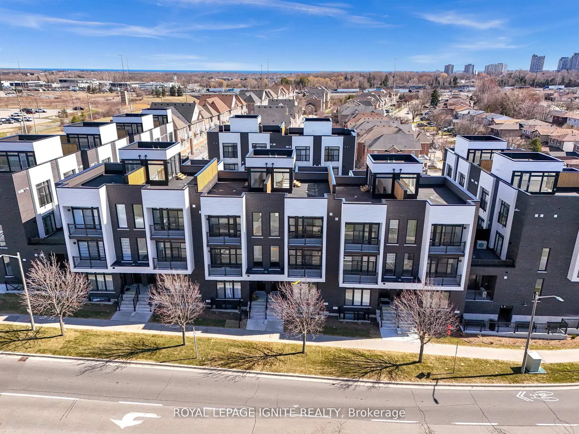 188 Angus Drive, #27