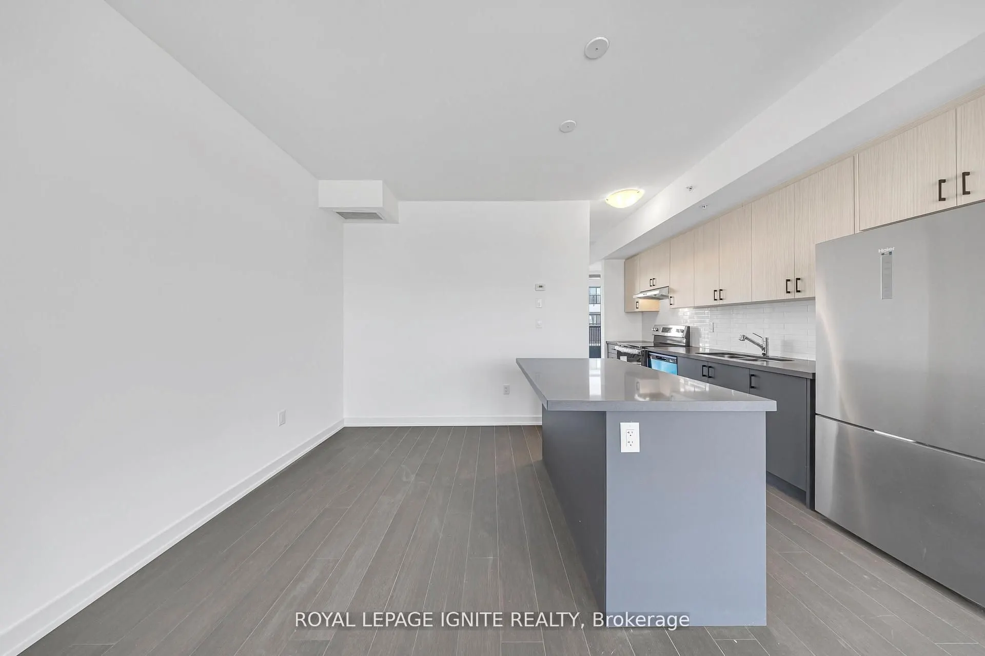 188 Angus Drive, #27