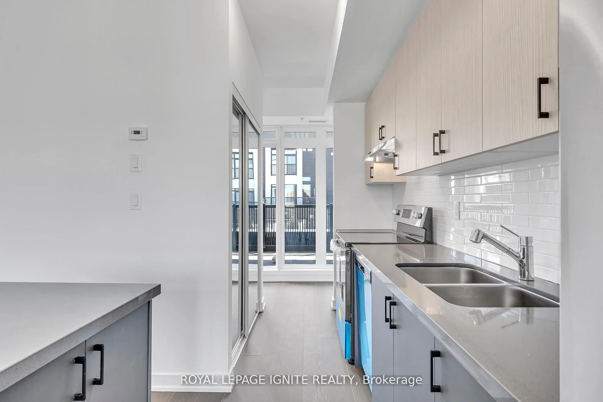 188 Angus Drive, #27
