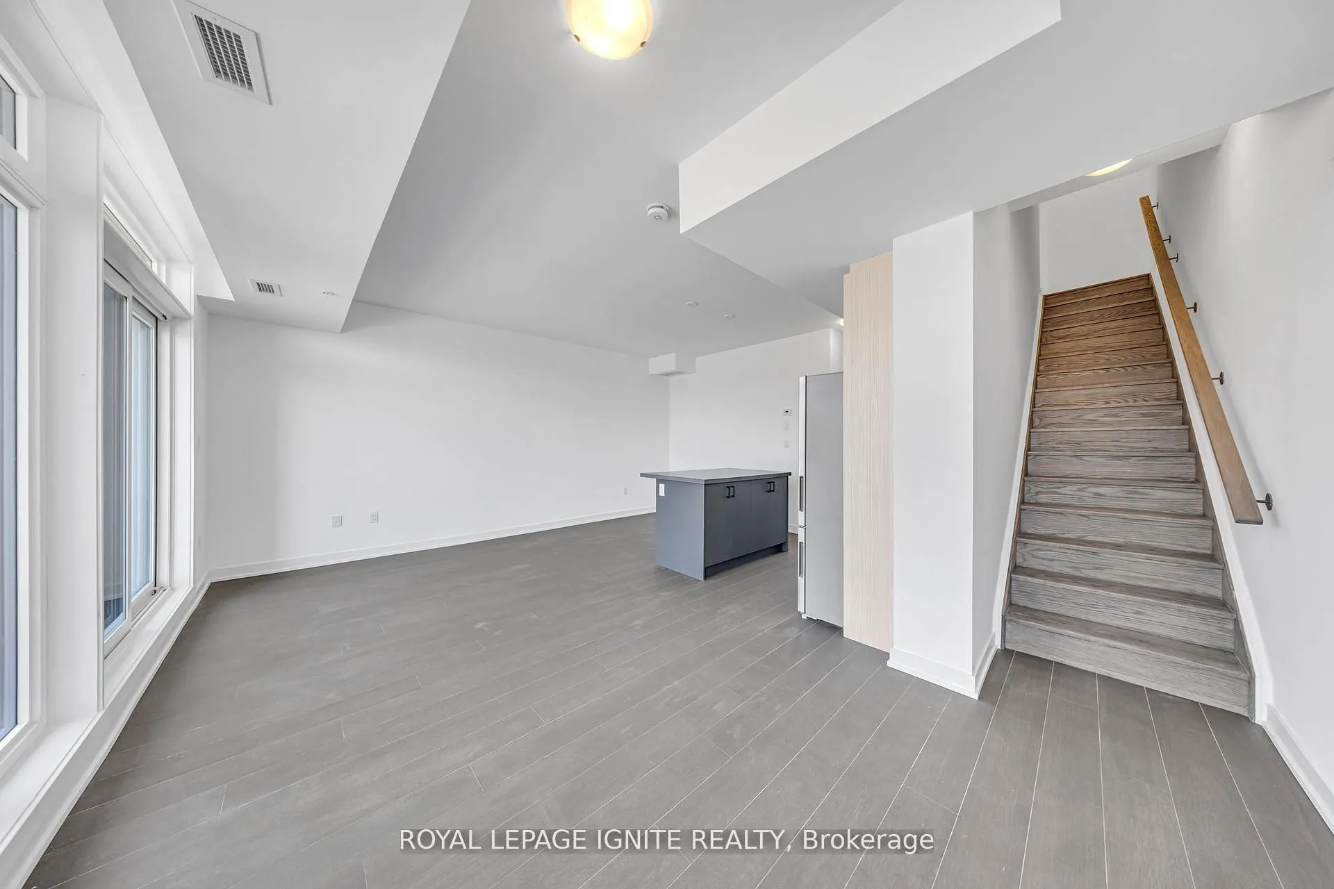 188 Angus Drive, #27