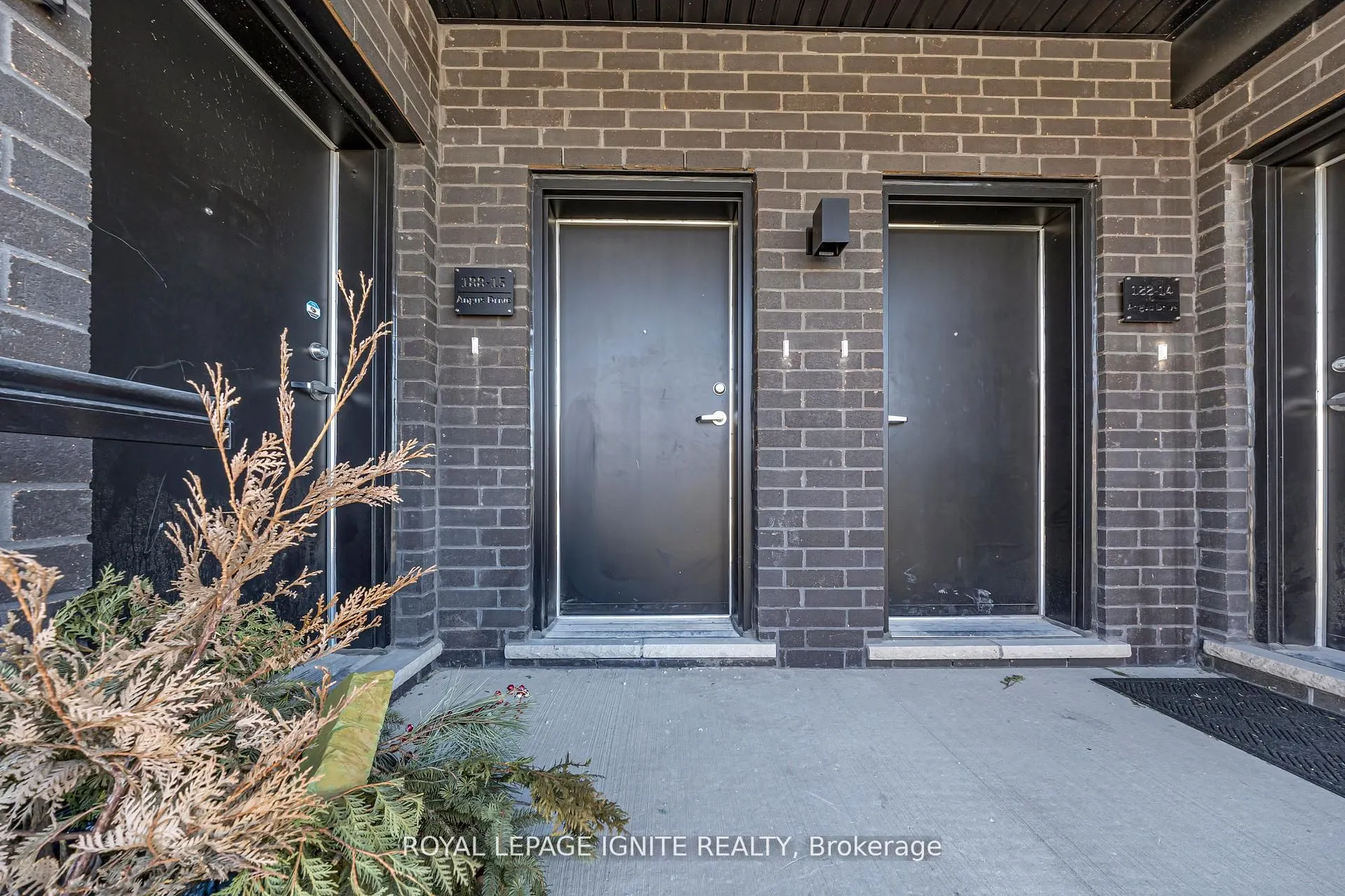 188 Angus Drive, #27