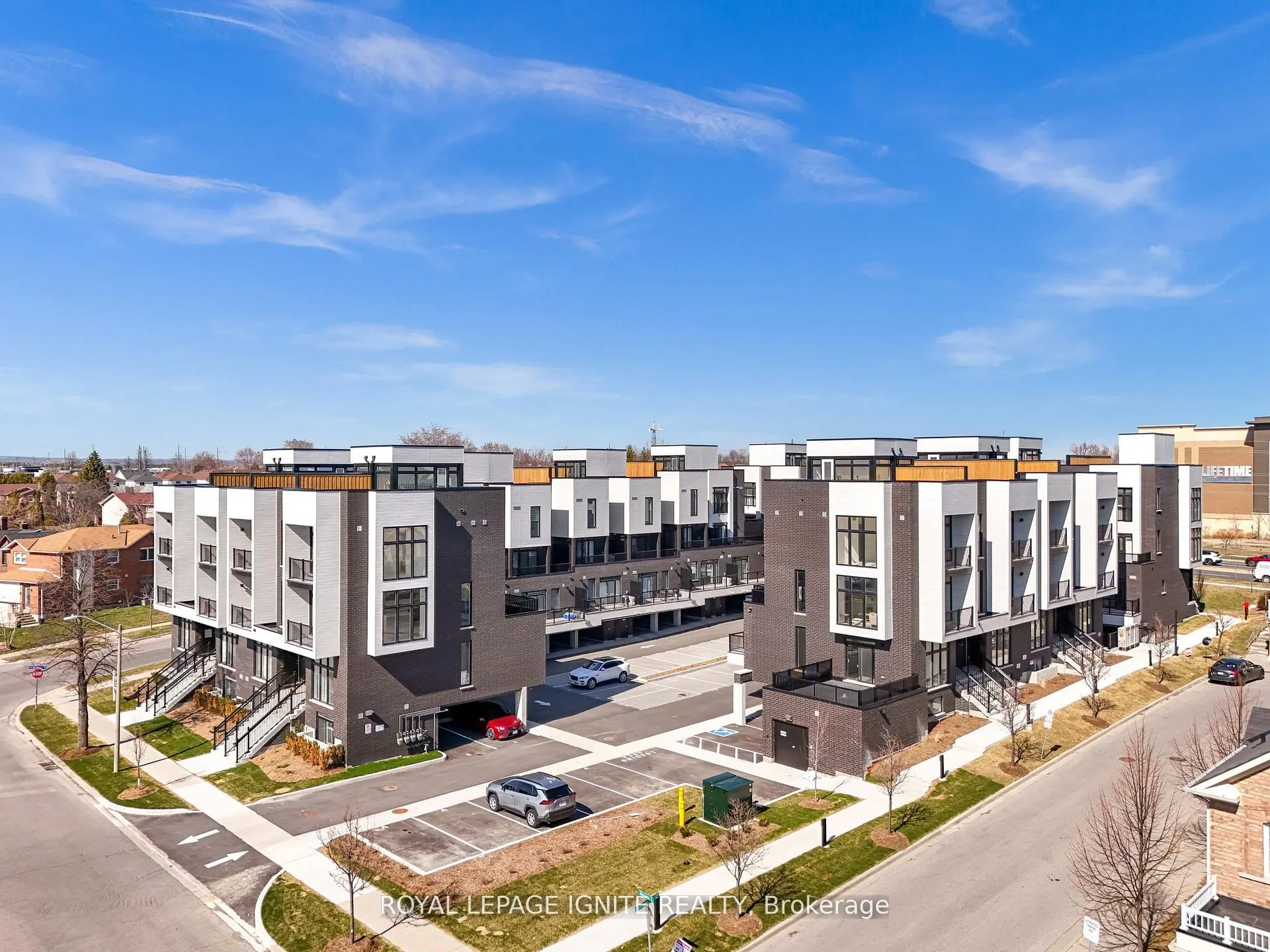 188 Angus Drive, #27