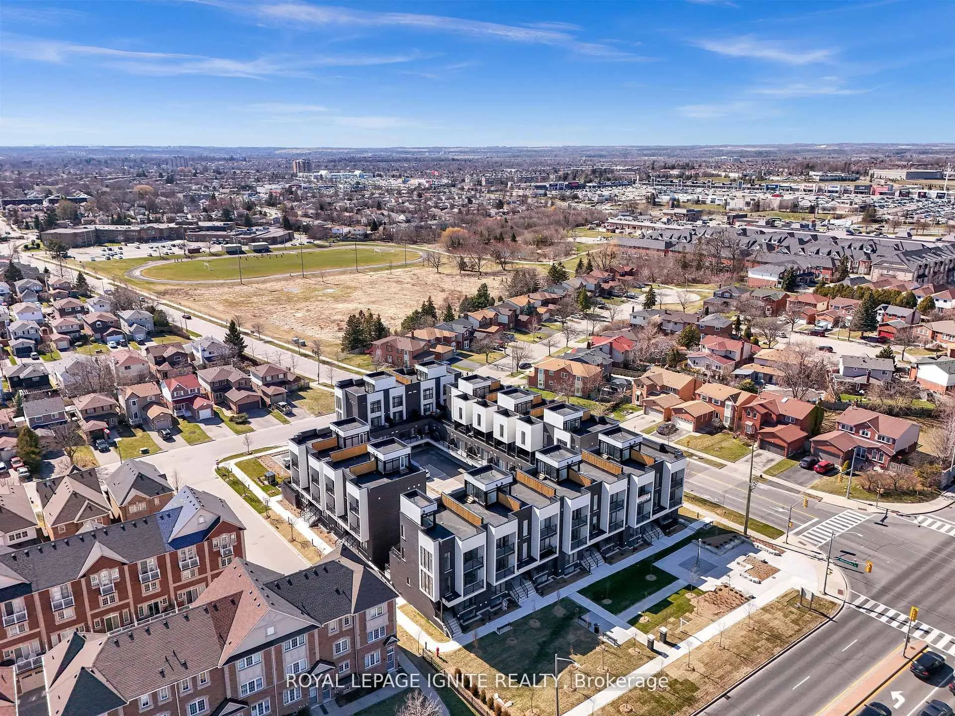 188 Angus Drive, #27