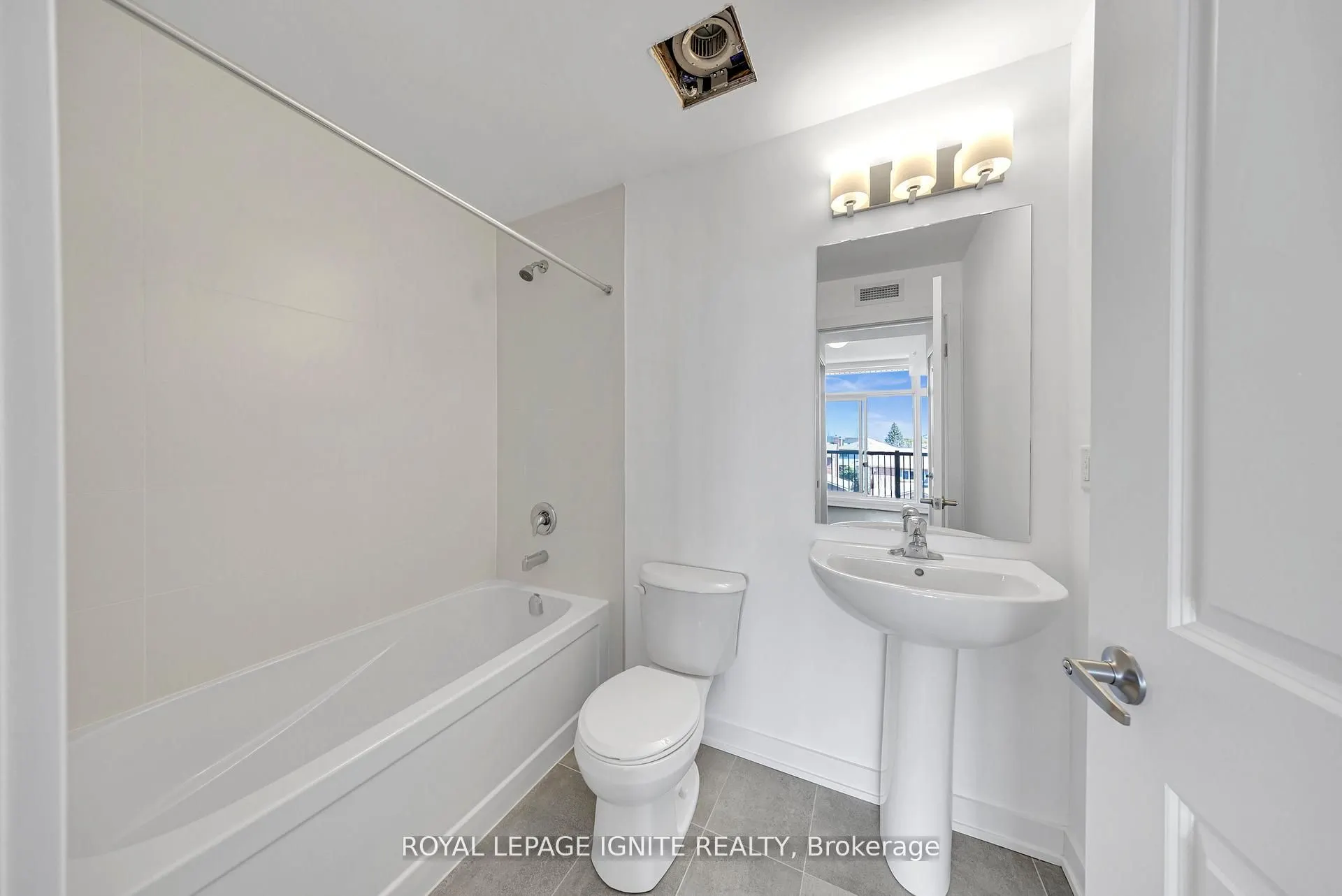 188 Angus Drive, #27