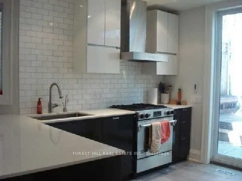 44 Tennis Crescent