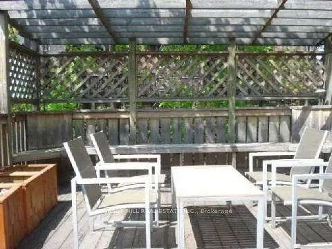 44 Tennis Crescent