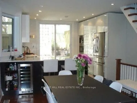 44 Tennis Crescent