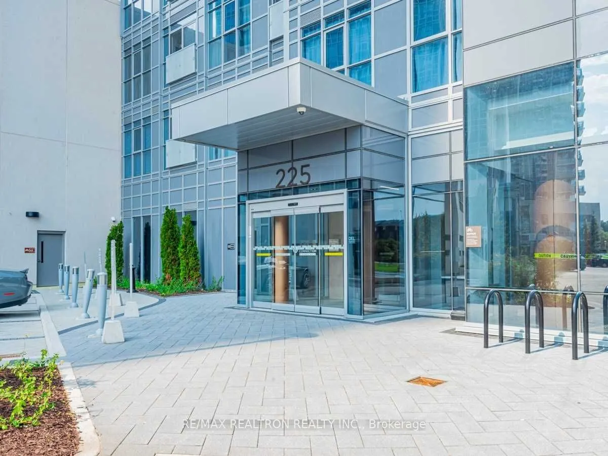 225 Village Green Square, #904