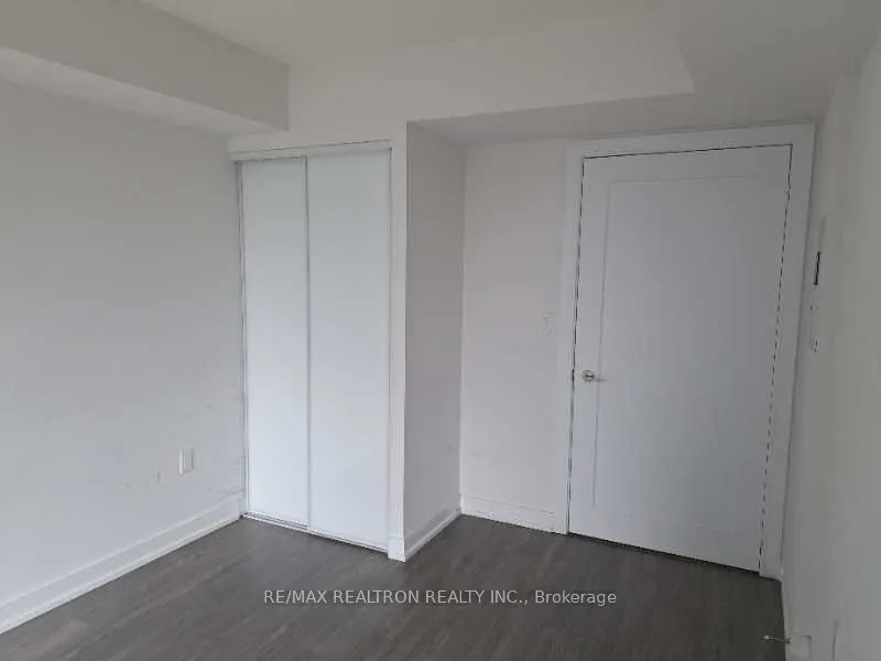 225 Village Green Square, #904