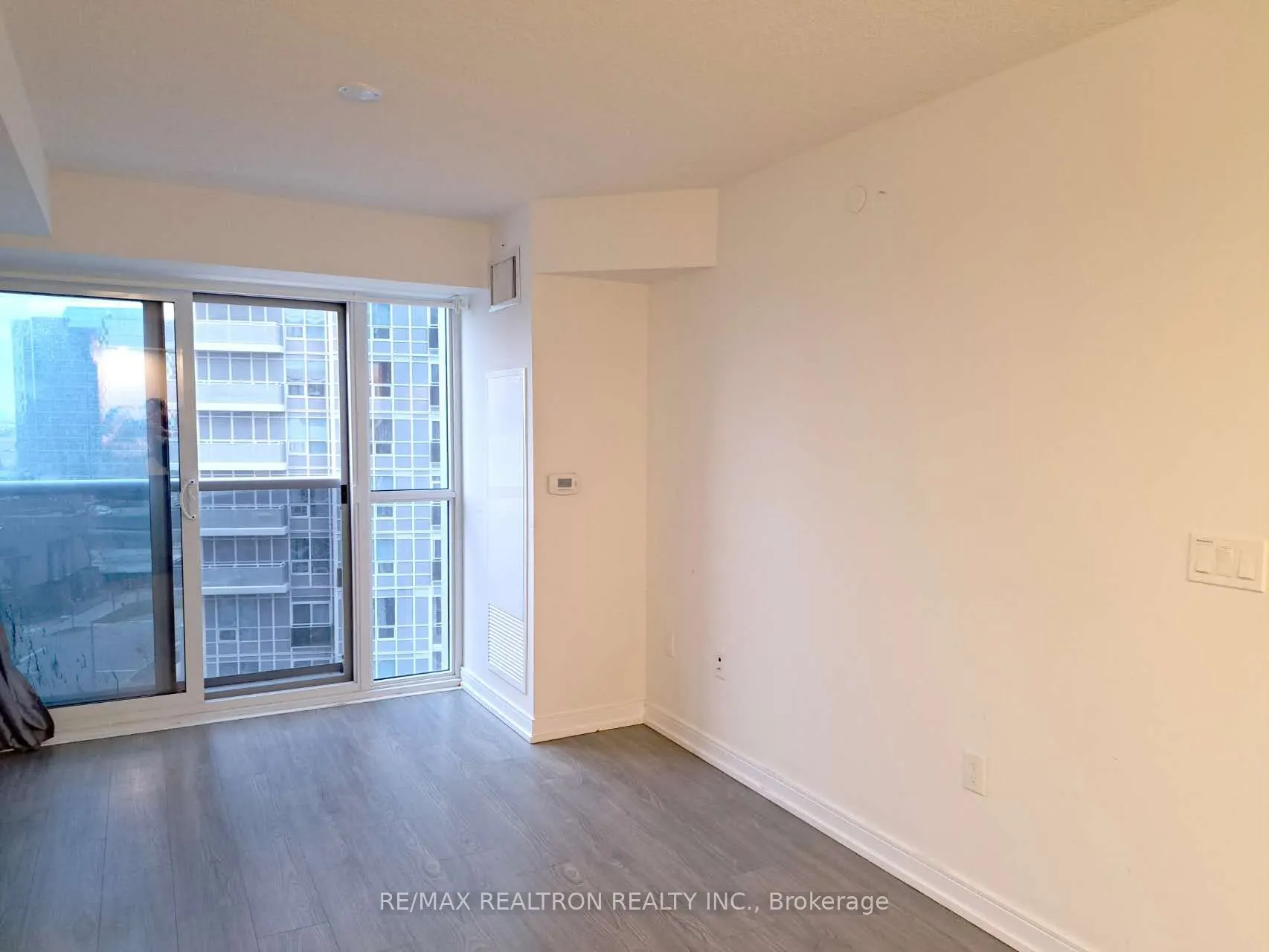 225 Village Green Square, #904
