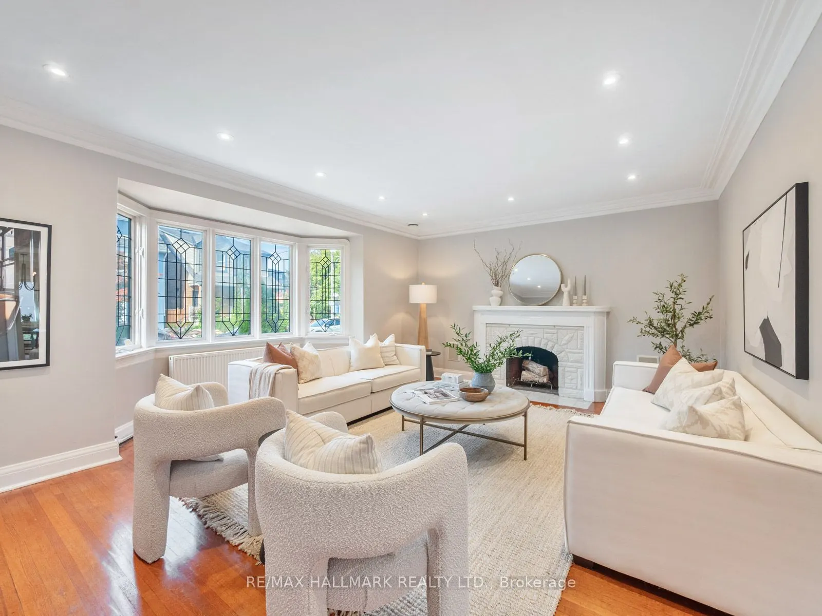 839 Carlaw Avenue