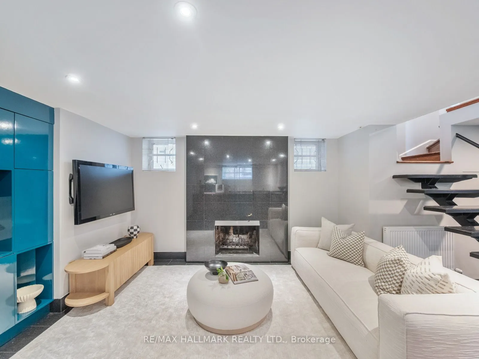 839 Carlaw Avenue