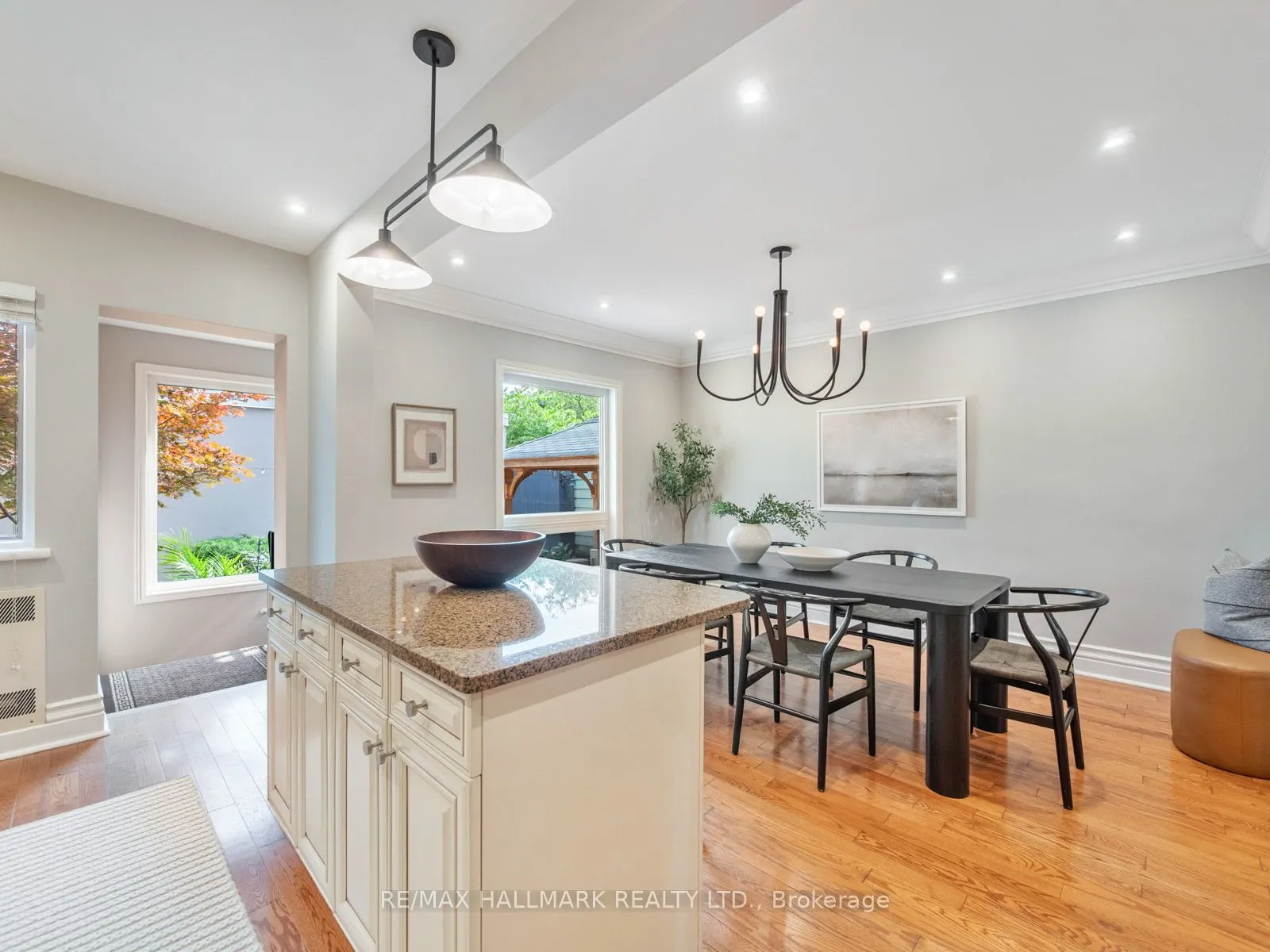 839 Carlaw Avenue