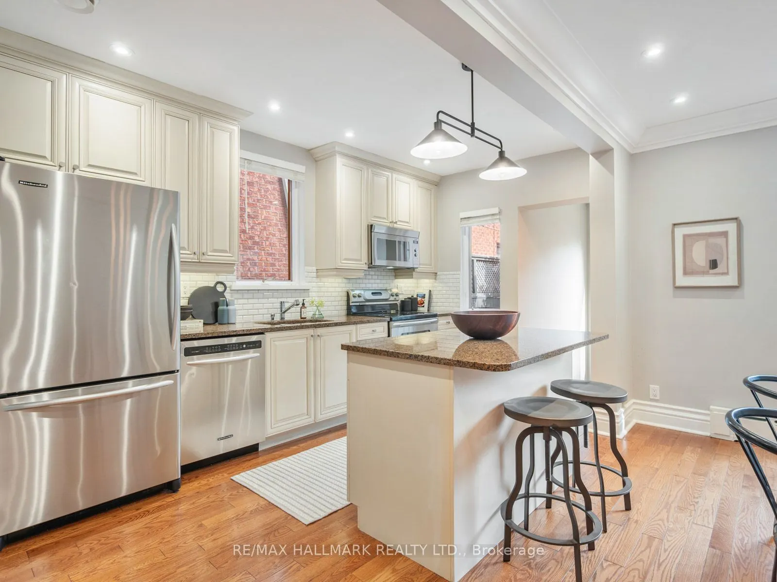 839 Carlaw Avenue