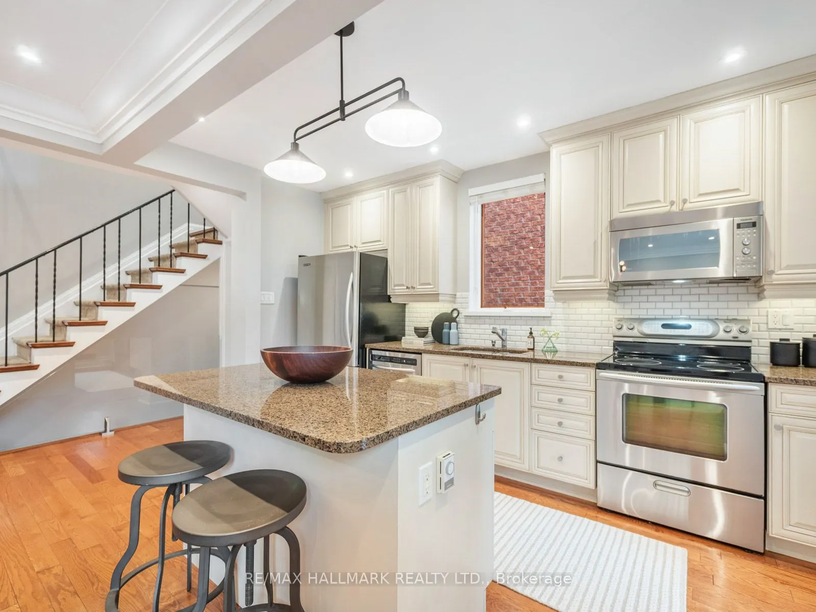 839 Carlaw Avenue