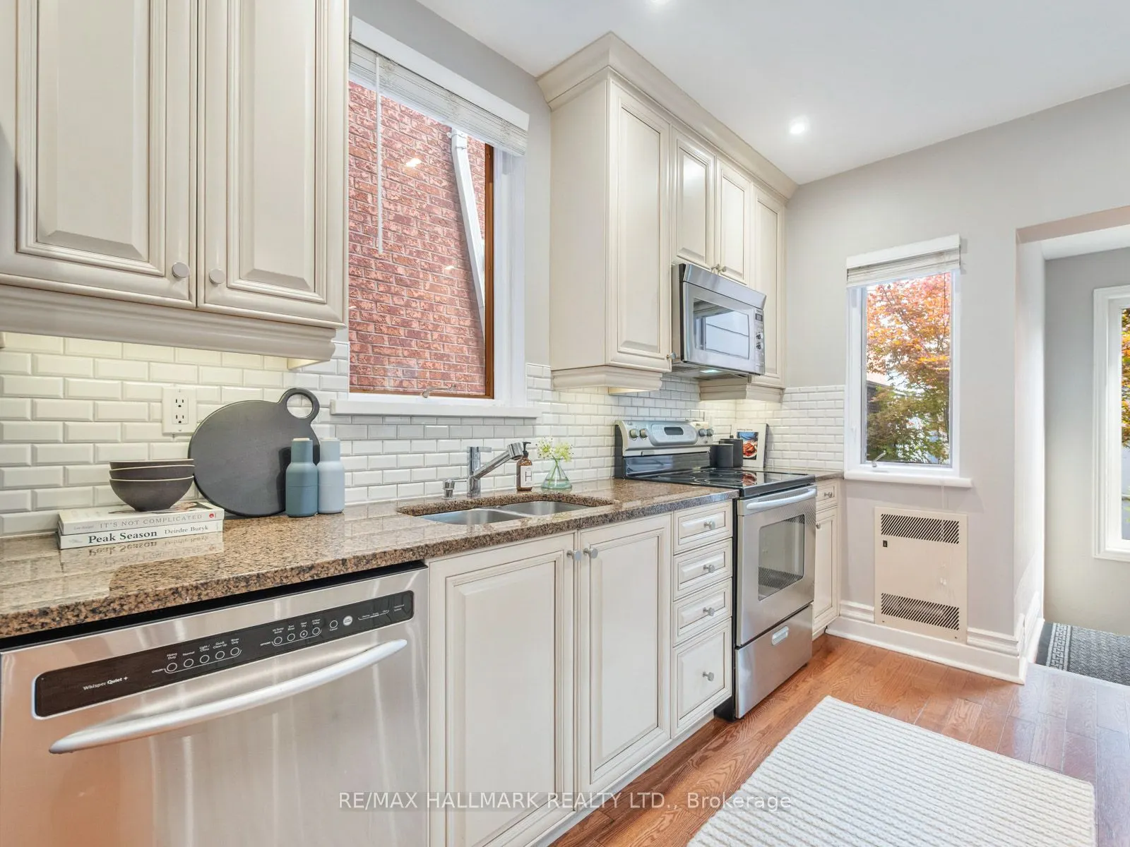 839 Carlaw Avenue