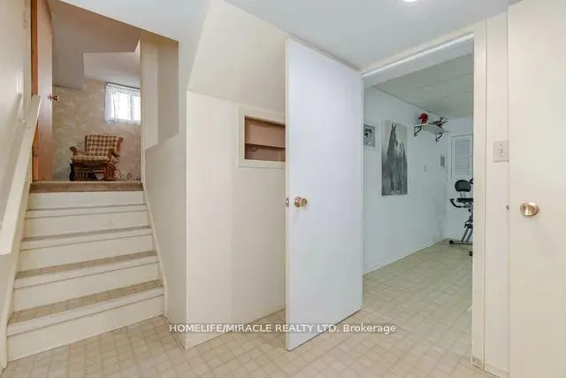 483 Labrador Drive