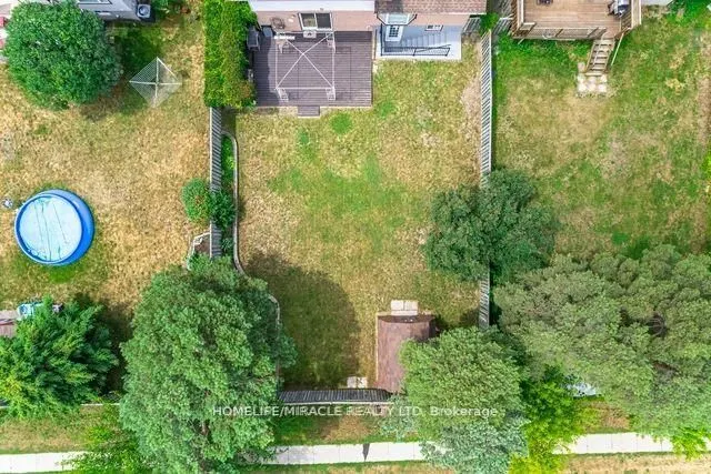 483 Labrador Drive