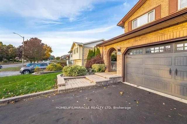 483 Labrador Drive